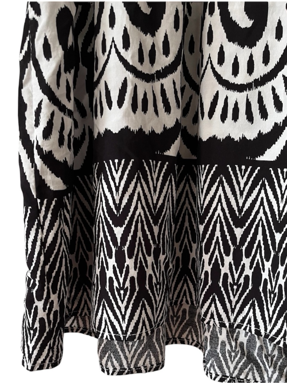 UMGEE Black & White Patterned Women’s Dress, Midi/Maxi length, EUC, Size Medium - Picture 6 of 10